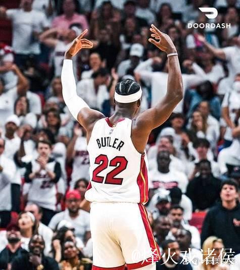巴特勒半场出战17分钟，7中4得到8分3板2助攻